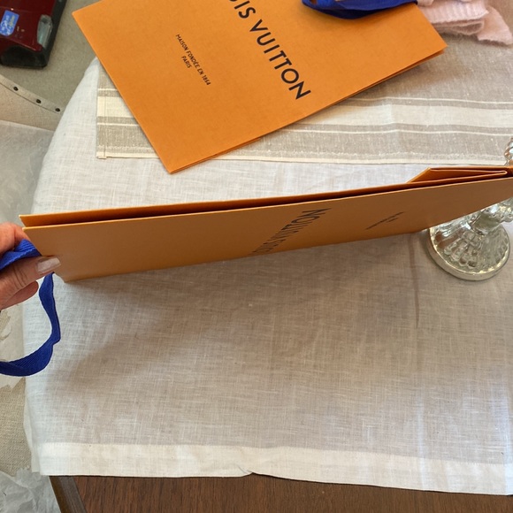 Louis Vuitton shopping bag - Picture 3 of 5